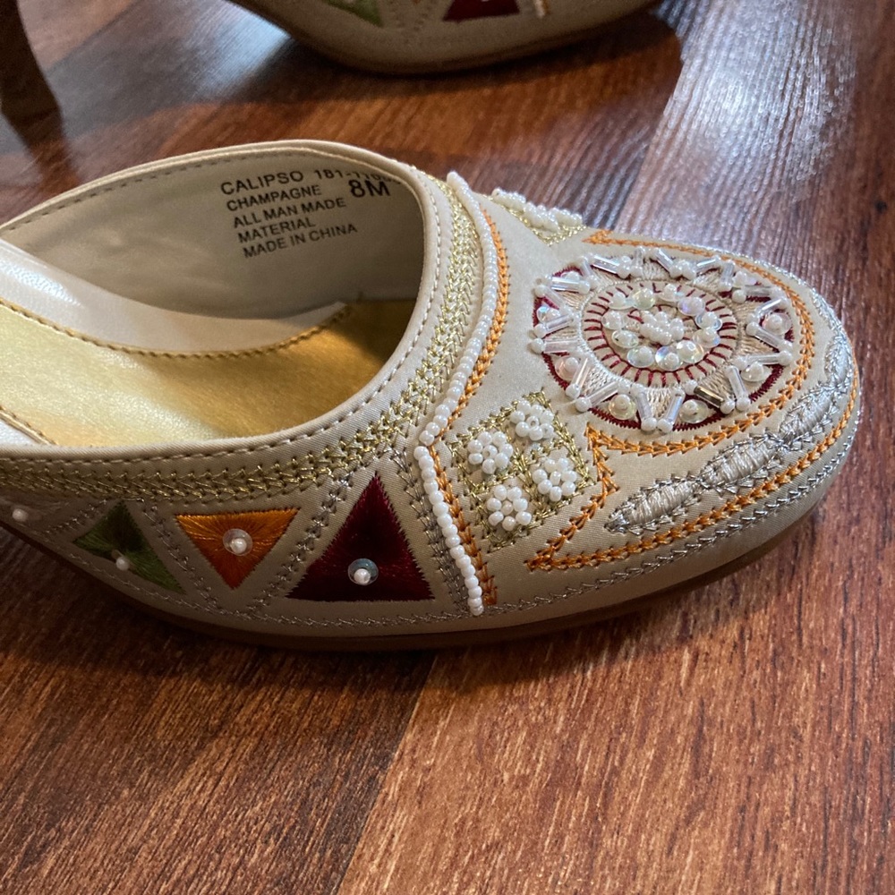 Shoes - Picture 3 of 7